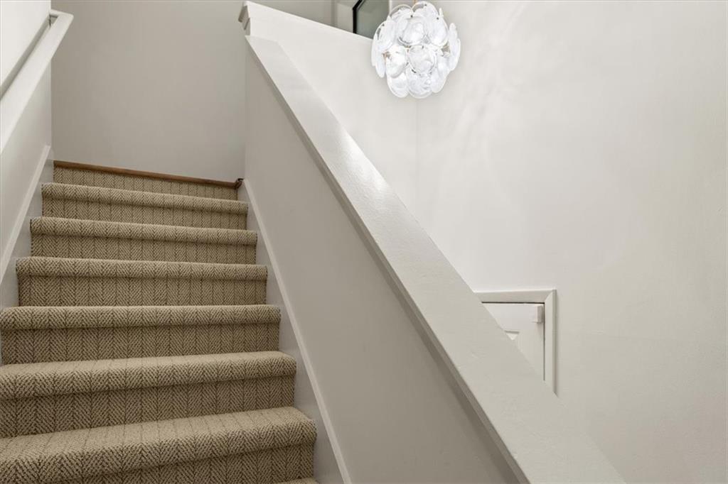 804 Woodcliff Drive Property Photo 2