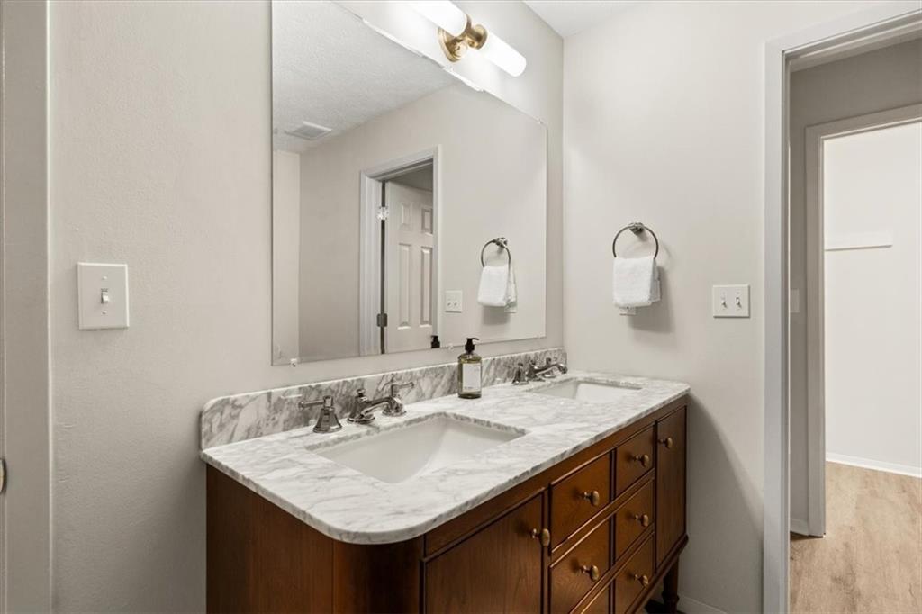 804 Woodcliff Drive Property Photo 22