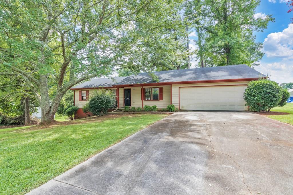 921 Curry Circle Se Property Photo 2