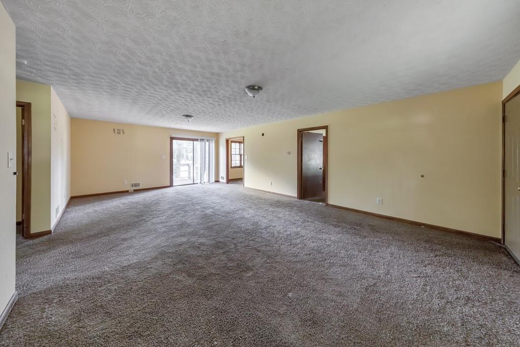 921 Curry Circle Se Property Photo 3