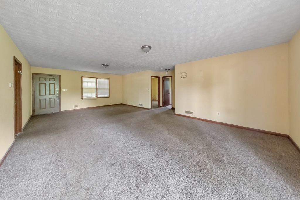 921 Curry Circle Se Property Photo 4