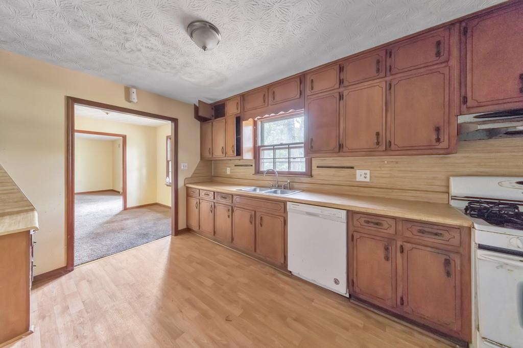 921 Curry Circle Se Property Photo 9