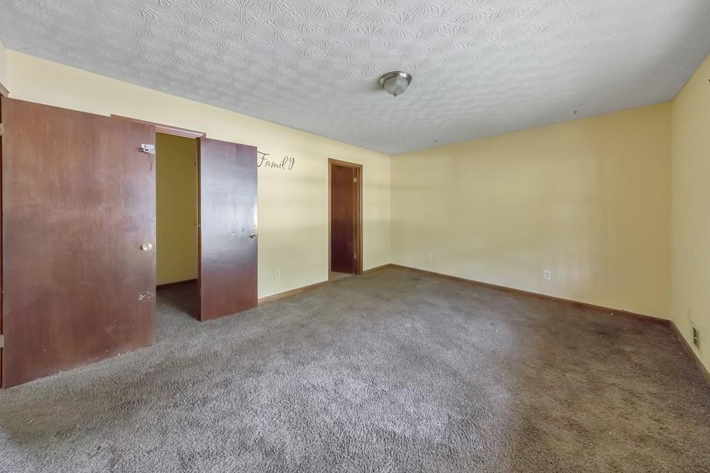 921 Curry Circle Se Property Photo 12