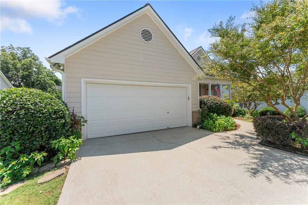 3819 Walnut Grove Way Property Photo 4