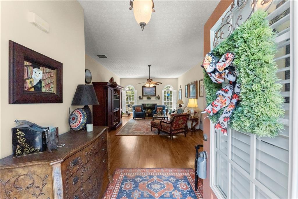 3819 Walnut Grove Way Property Photo 10