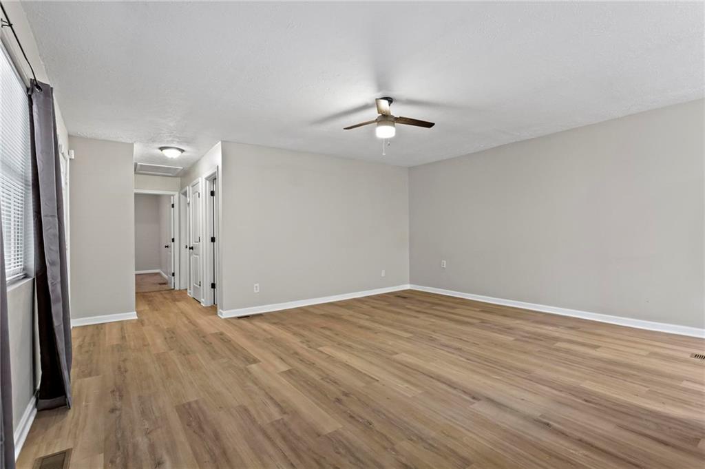2255 Hunt Road Property Photo 5