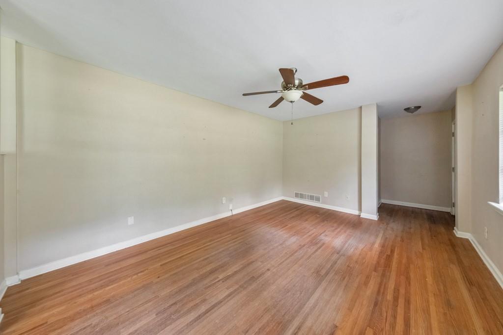 1650 Rockcliff Place Se Property Photo 4