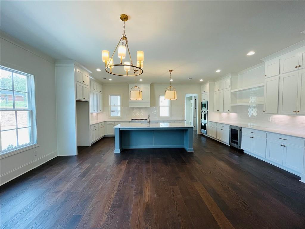 212 Suwanee Avenue Property Photo 4