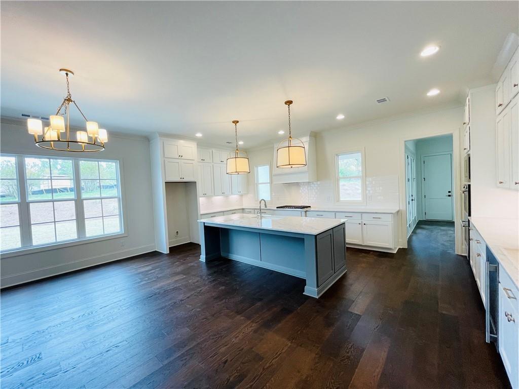 212 Suwanee Avenue Property Photo 8