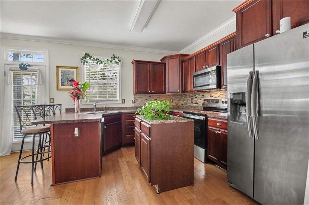 140 Revolutionary Drive Property Photo 12