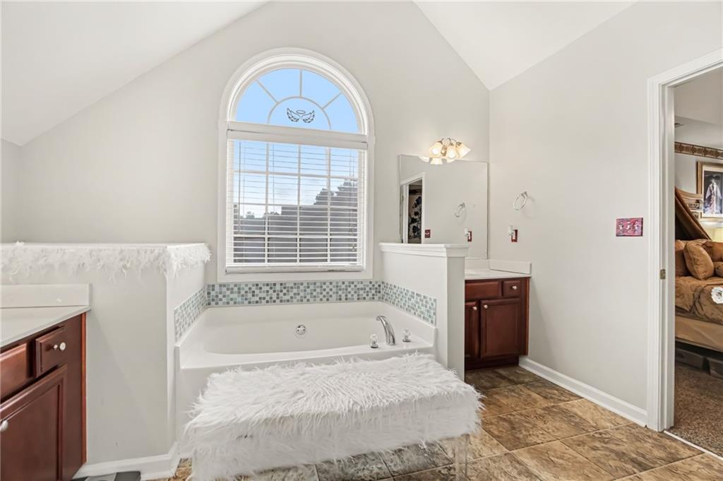 140 Revolutionary Drive Property Photo 19