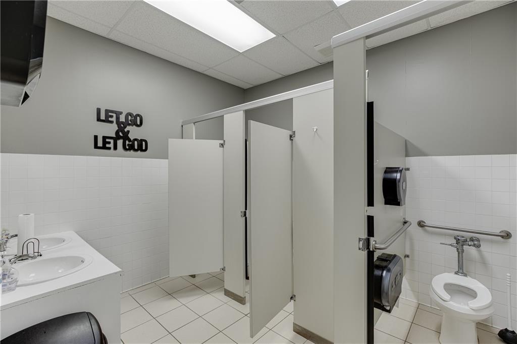 215 Advantage Drive Unit 200 Property Photo 26