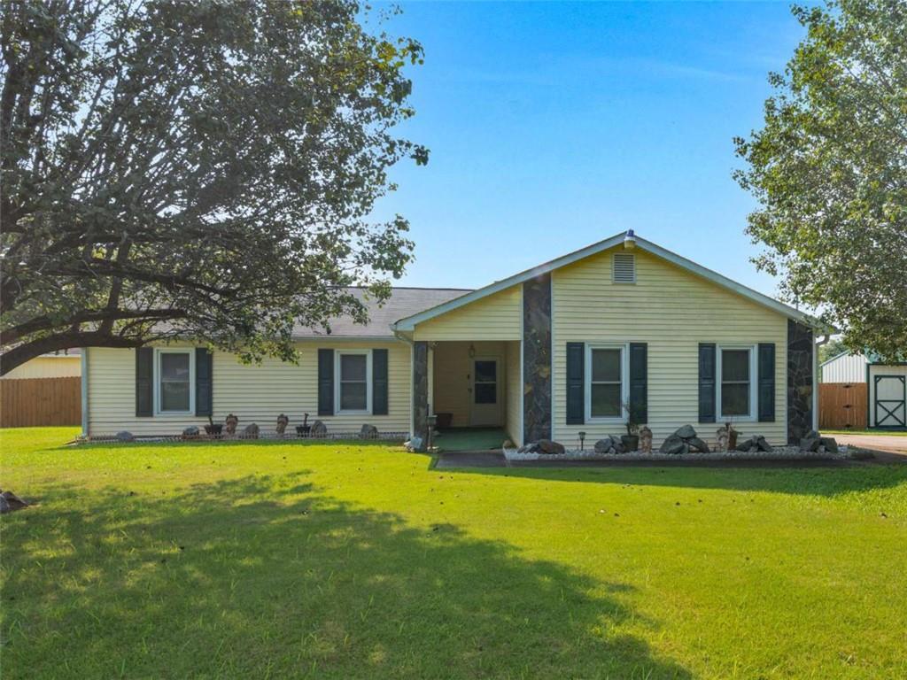 109 Summerfield Drive Property Photo 1