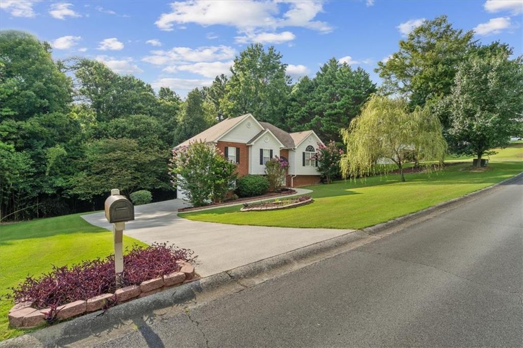 130 Orchard Way Se Property Photo 1