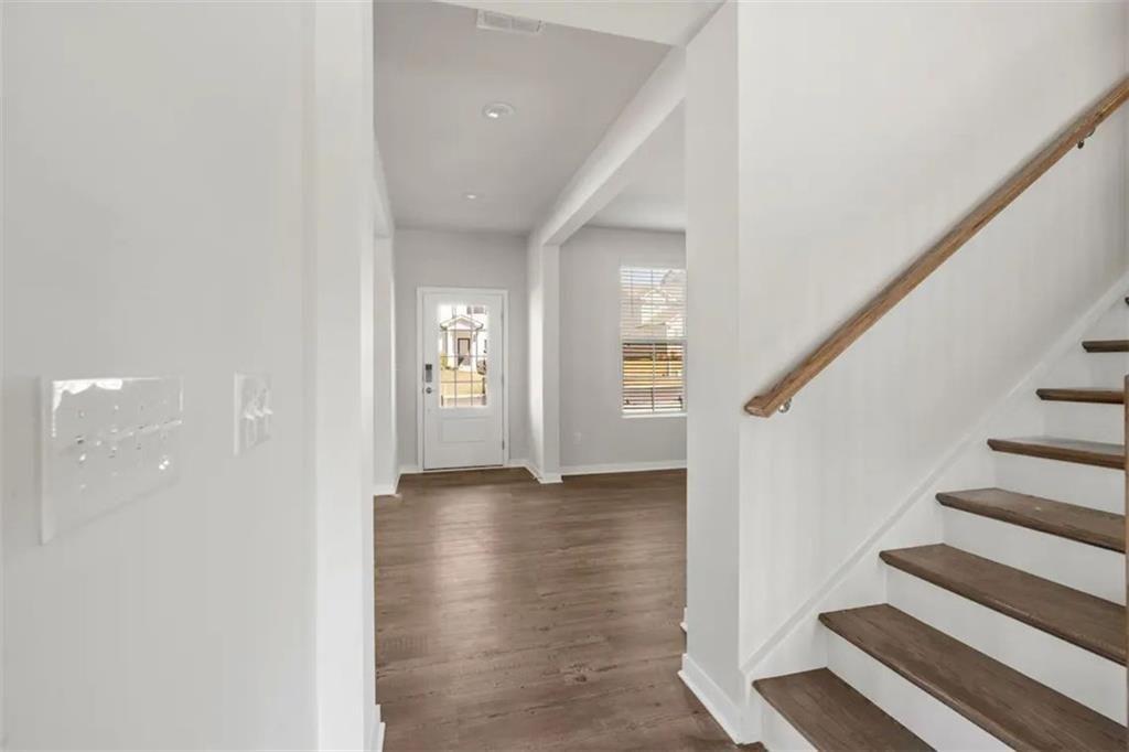 5598 Rosehall Place Property Photo 4