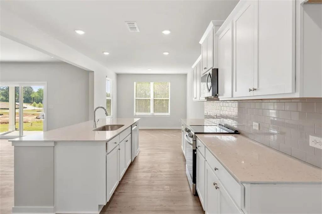 5598 Rosehall Place Property Photo 10