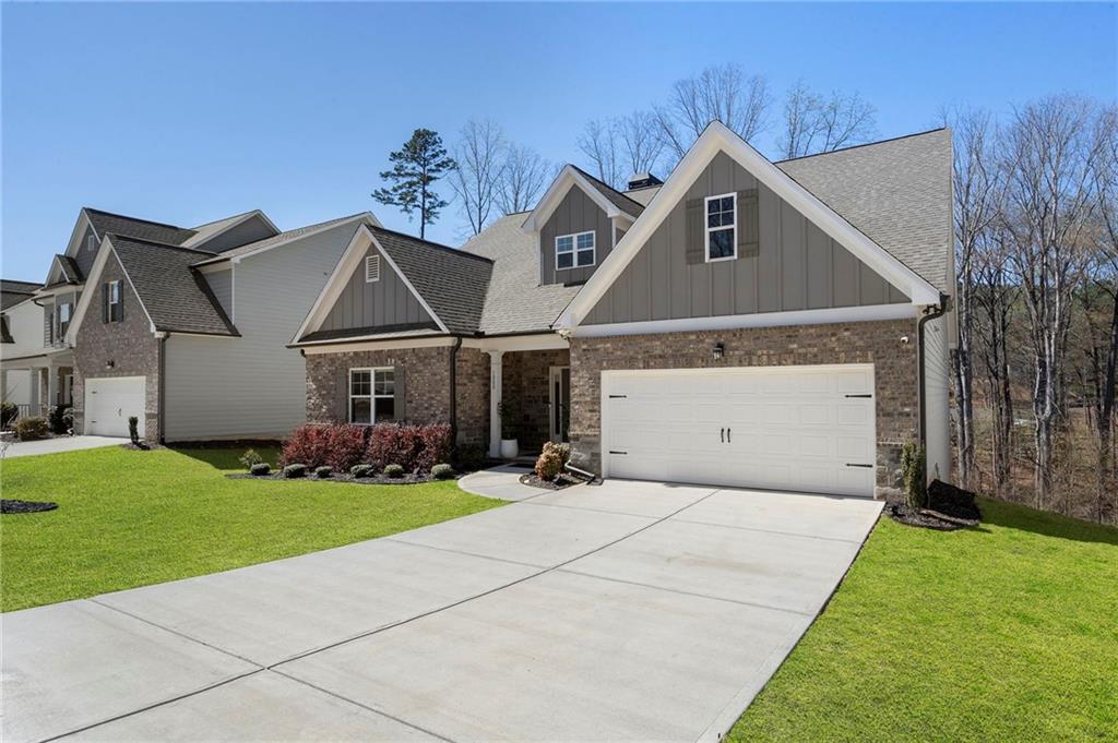 1880 Grand Lanier Drive Property Photo 3