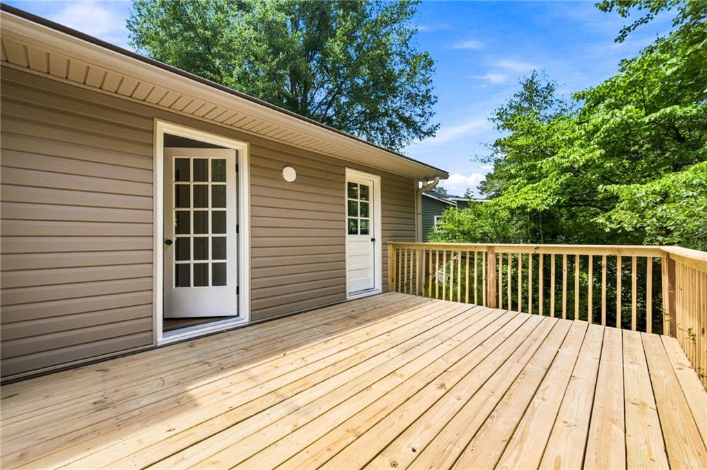 549 Rivercrest Drive Property Photo 28