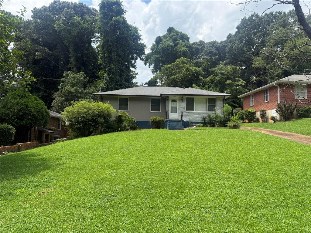 1973 W Lakeside Drive Property Photo 1