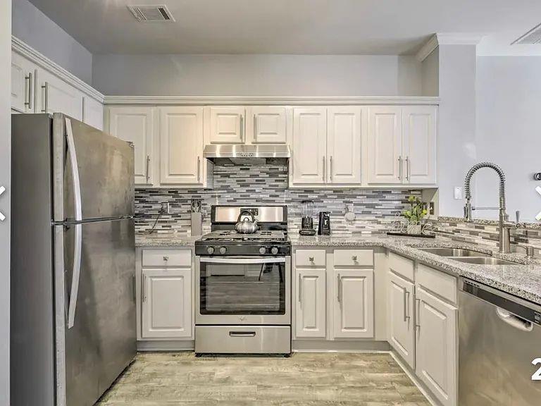 7129 Biltmore Way Property Photo 7