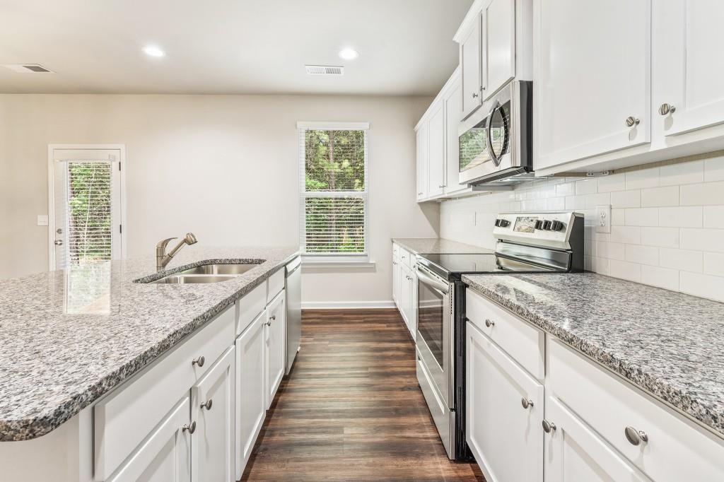 200 Ruby Robin Road Property Photo 10