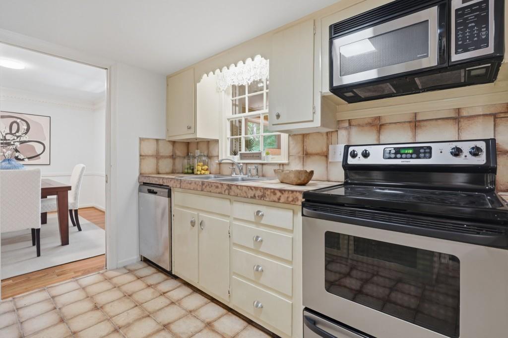 2896 Faraday Court Property Photo 16