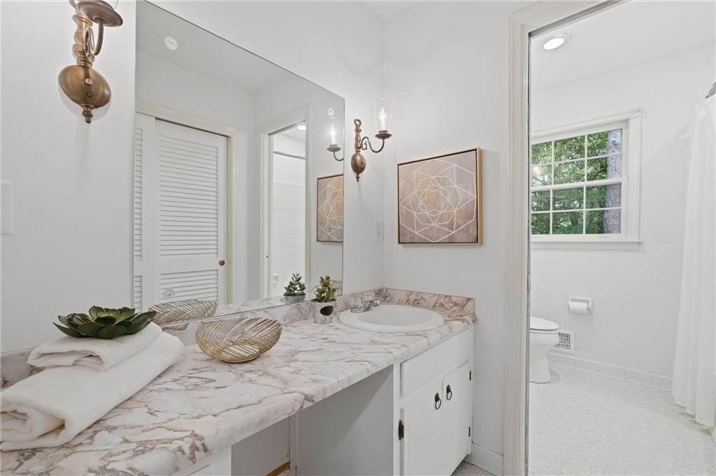 2896 Faraday Court Property Photo 32