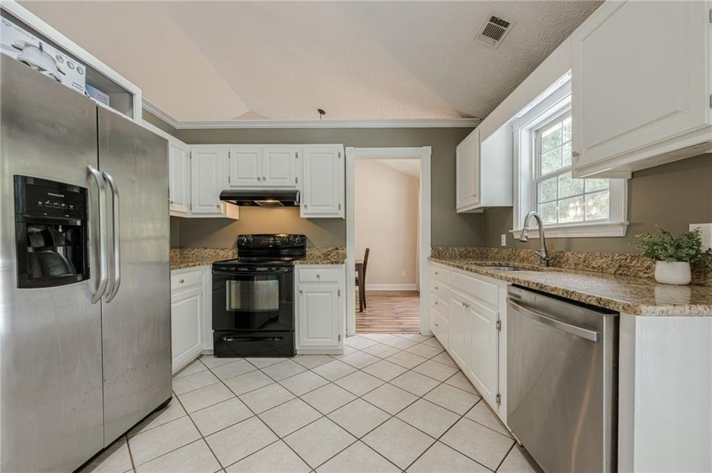 391 Pinewood Place Property Photo 12