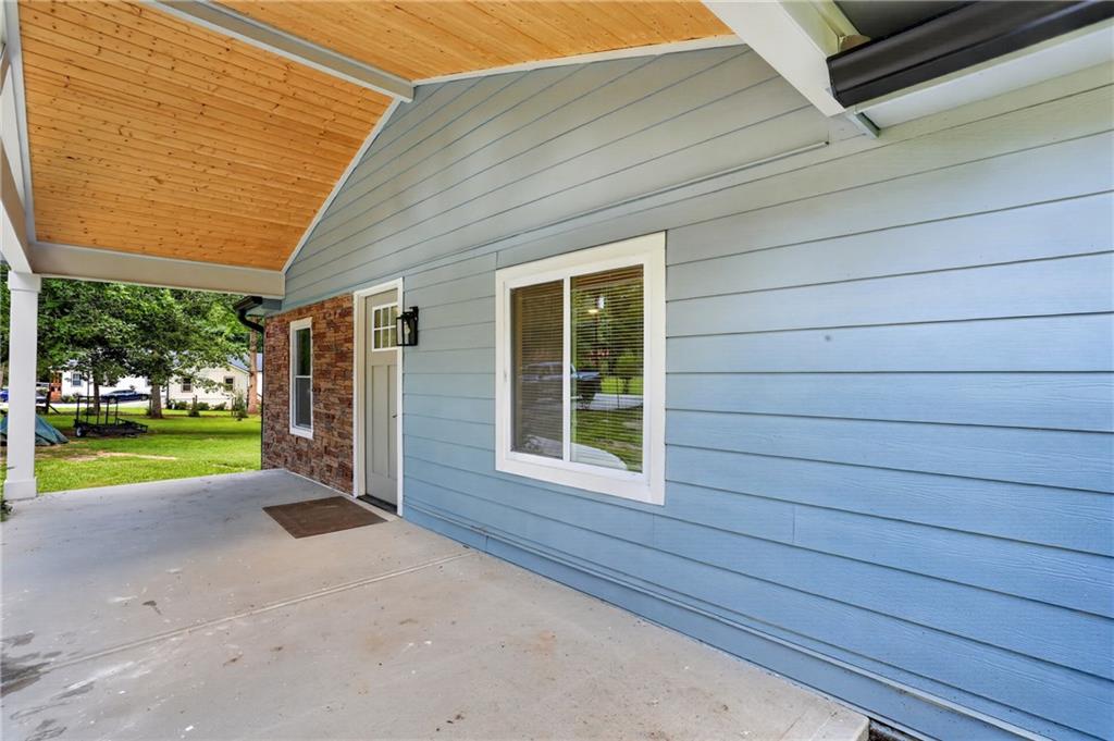 1374 Shangrila Circle Property Photo 3
