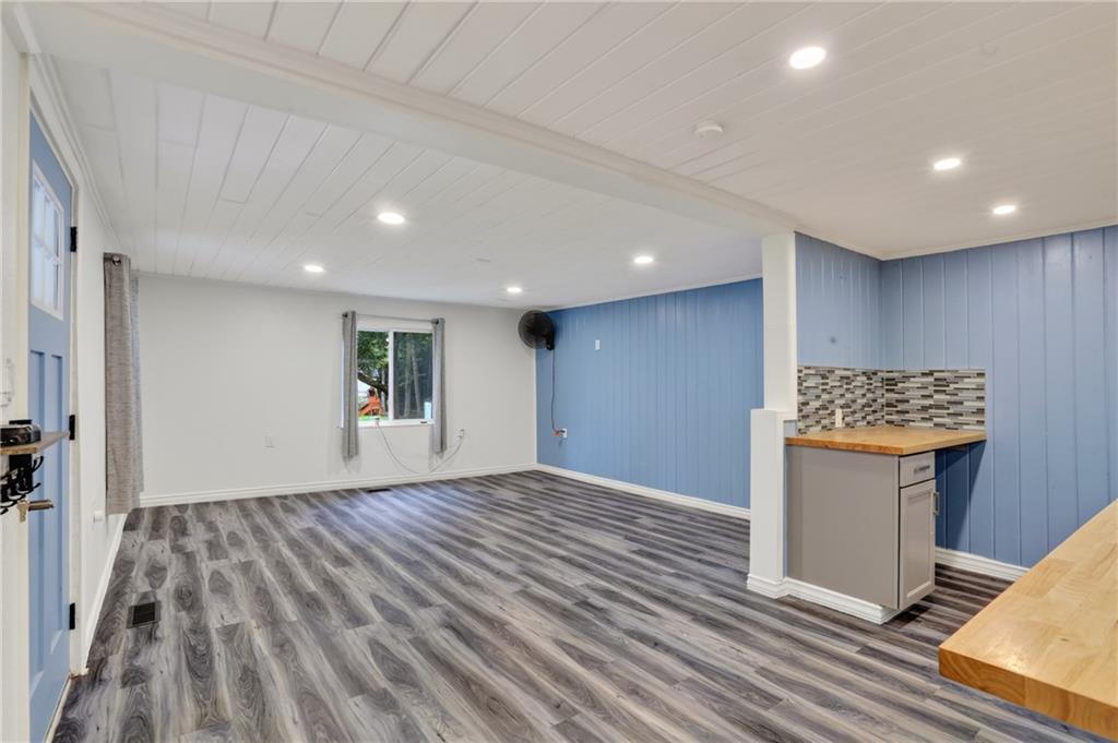 1374 Shangrila Circle Property Photo 4