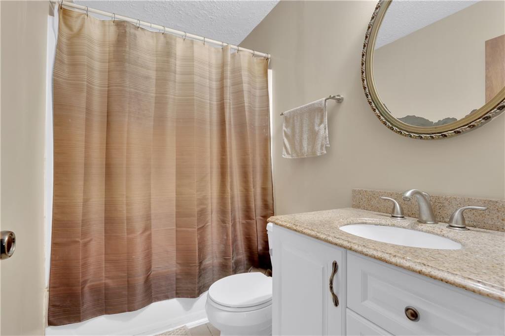 2425 Rhoanoke Drive Property Photo 10