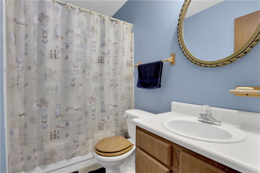 2425 Rhoanoke Drive Property Photo 13