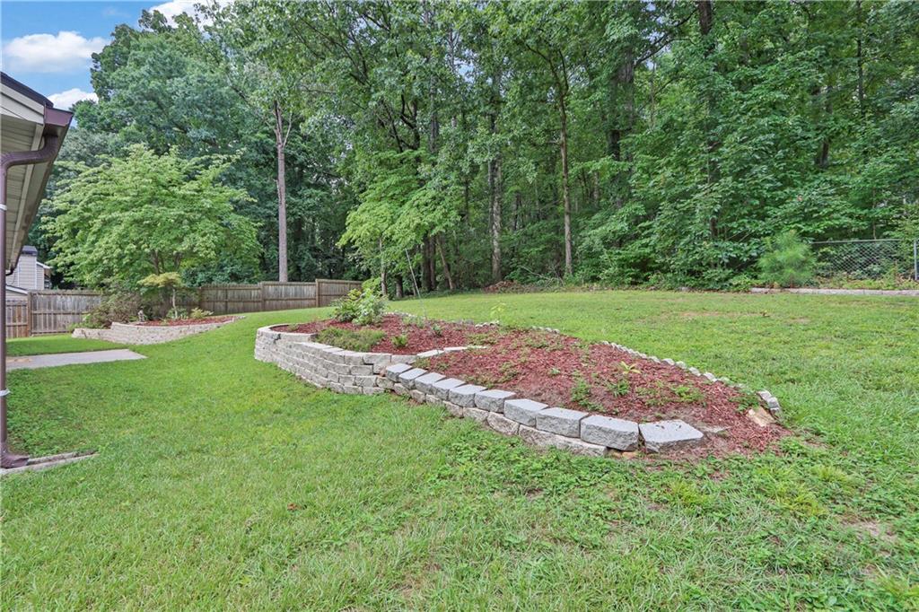2425 Rhoanoke Drive Property Photo 14