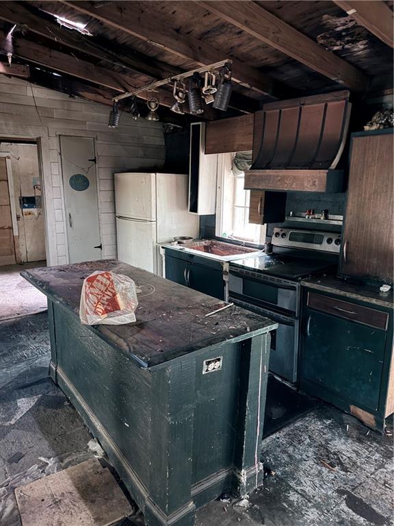 33 Tower Street Property Photo 6