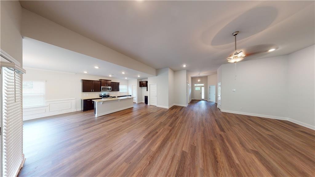 1101 Stiles Crossing Property Photo 3