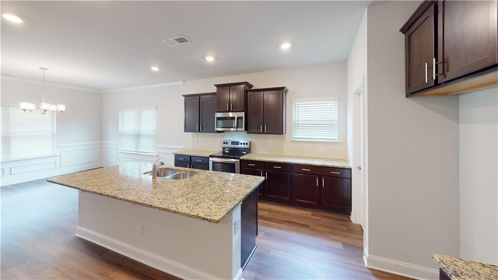 1101 Stiles Crossing Property Photo 6