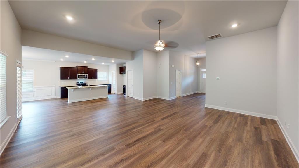 1101 Stiles Crossing Property Photo 8