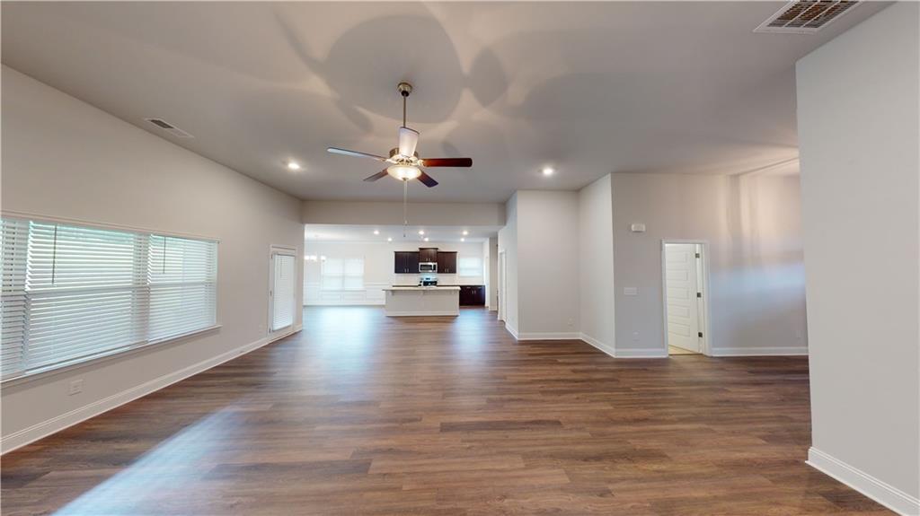 1101 Stiles Crossing Property Photo 9
