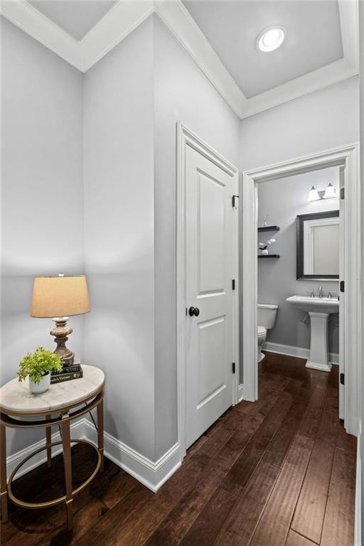 1044 Township Square Property Photo 16