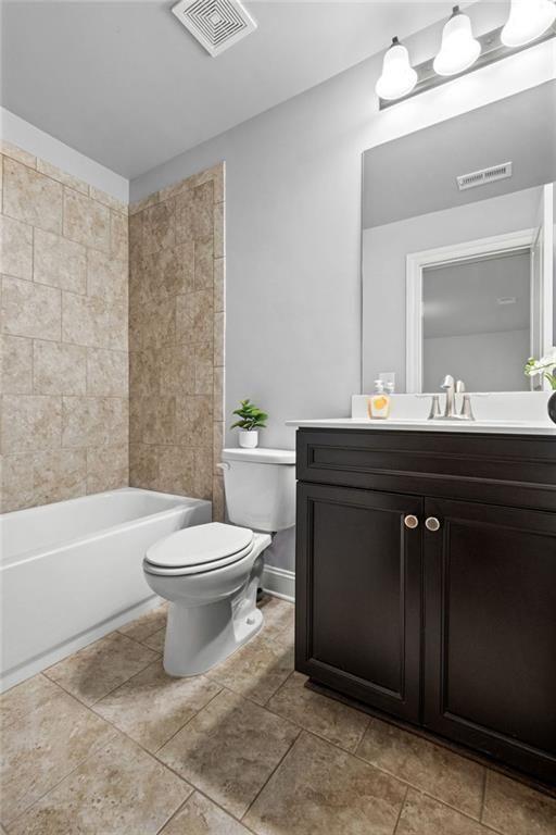 1044 Township Square Property Photo 31