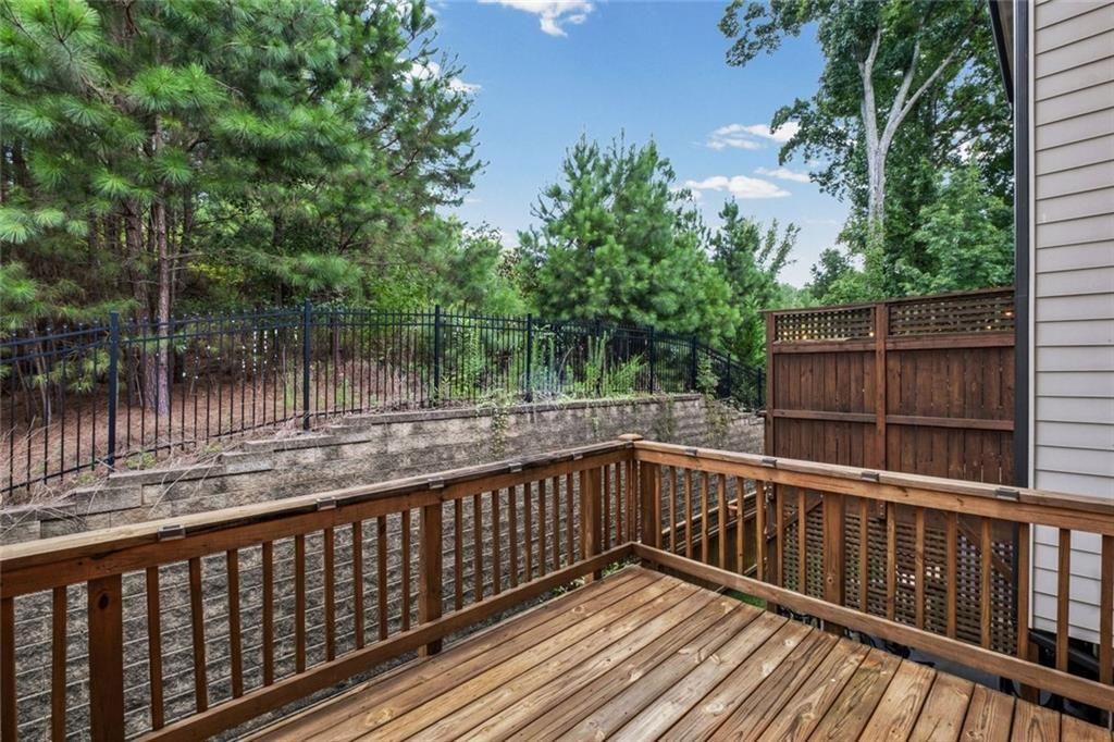 1044 Township Square Property Photo 32