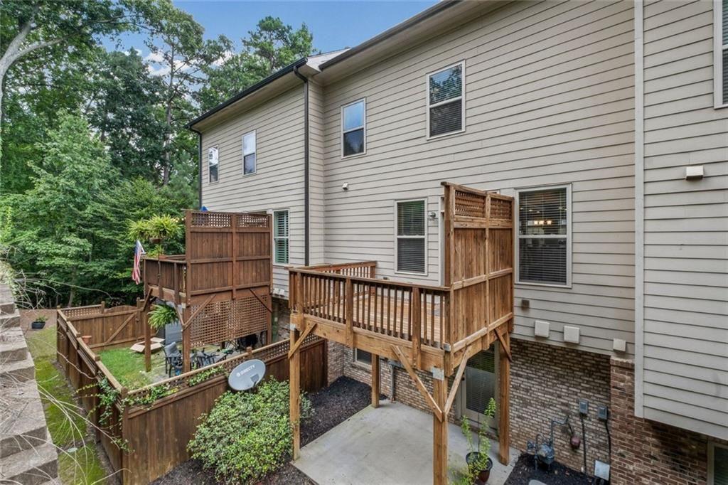 1044 Township Square Property Photo 35