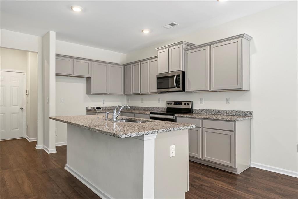 174 Hampton Circle Property Photo 11