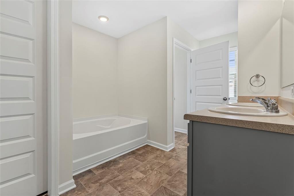 174 Hampton Circle Property Photo 17