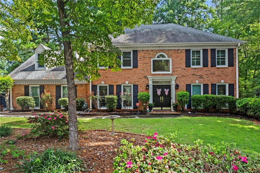 140 Lakeside Drive NW Property Photo 1