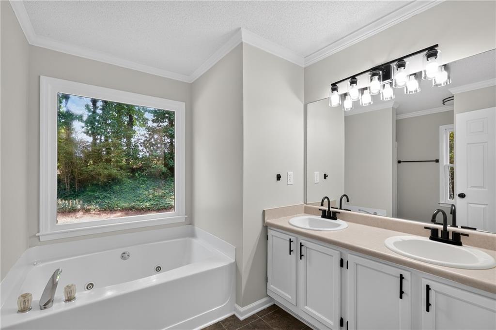 106 Crown Forest Drive Property Photo 14