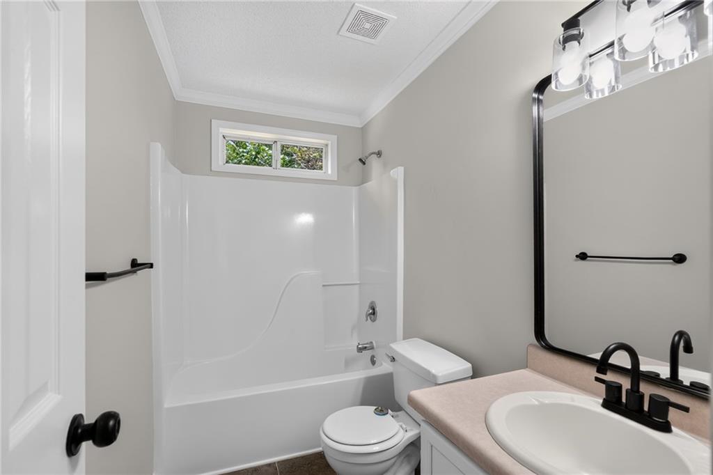 106 Crown Forest Drive Property Photo 15