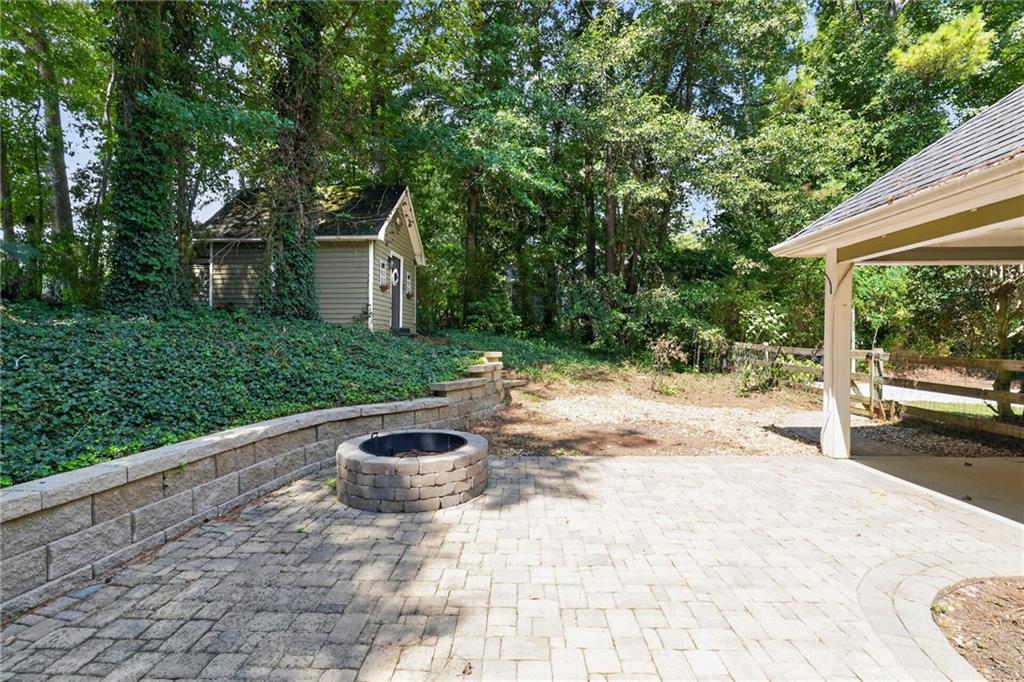 106 Crown Forest Drive Property Photo 16
