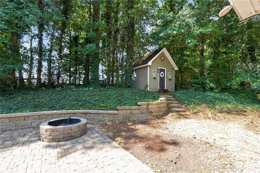 106 Crown Forest Drive Property Photo 17