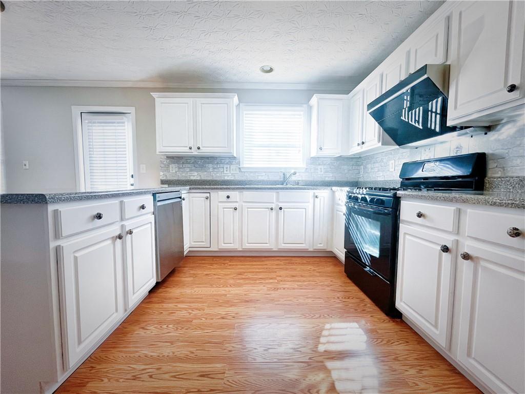 3368 Hill Pond Drive Property Photo 7